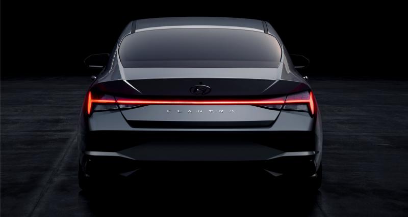 Hyundai Elantra (2021) : refonte totale pour la berline compacte - Style anguleux