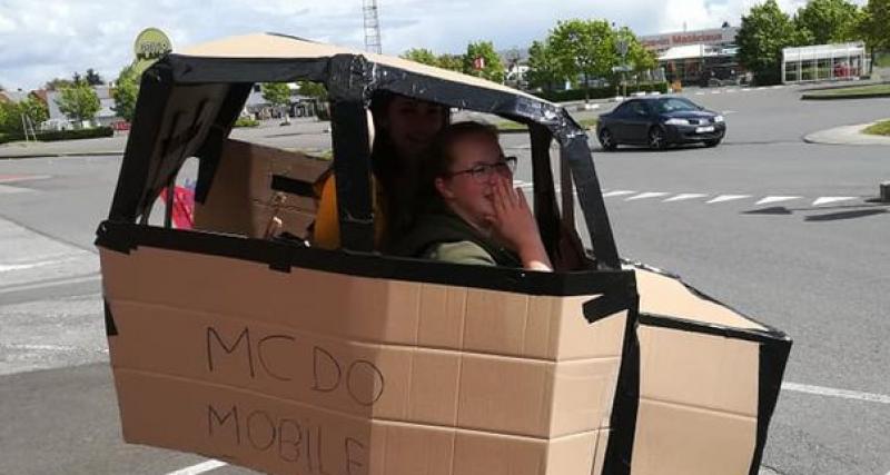  - Fous du McDo : elle construit une voiture en carton pour retirer sa commande au Drive