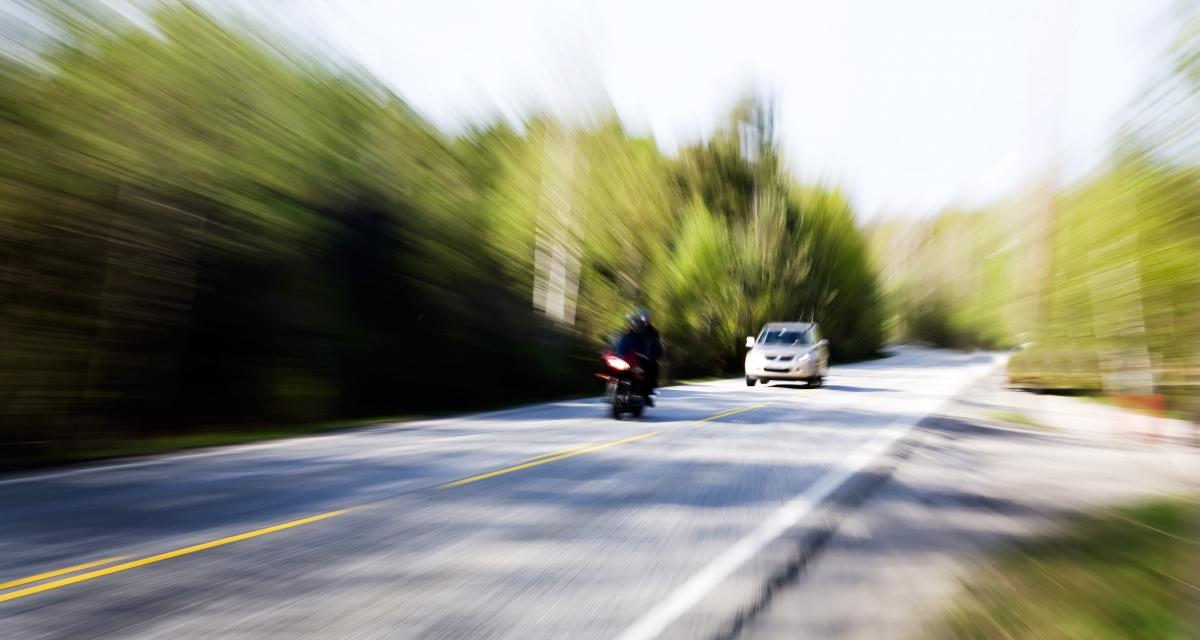 À 200 km/h sur une nationale, un motard perd son permis de conduire