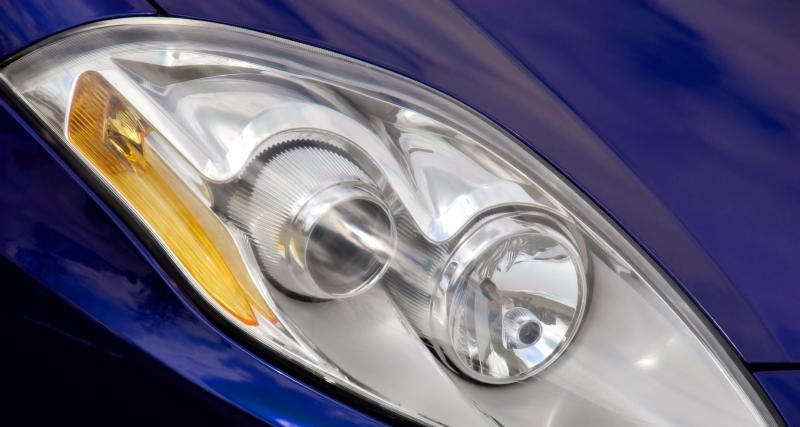 Entretien de ma voiture - éclairage auto : comment savoir quand changer mes ampoules ? - Photo d'illustration