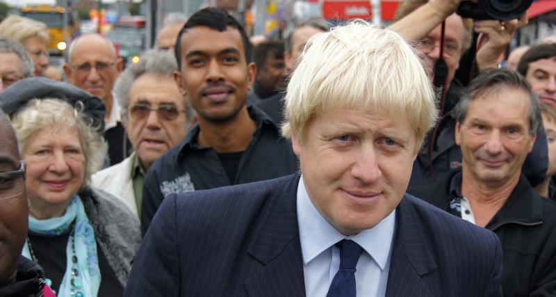  - Royaume-Uni : la Jaguar de Boris Johnson se fait rentrer dedans !