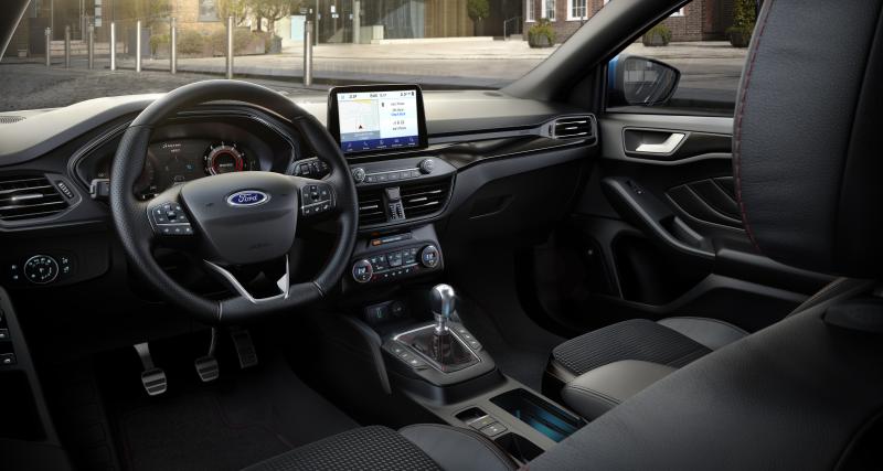 Ford Focus EcoBoost Hybrid : la compacte en mode hybridation légère - Nouveau tableau de bord 100% numérique