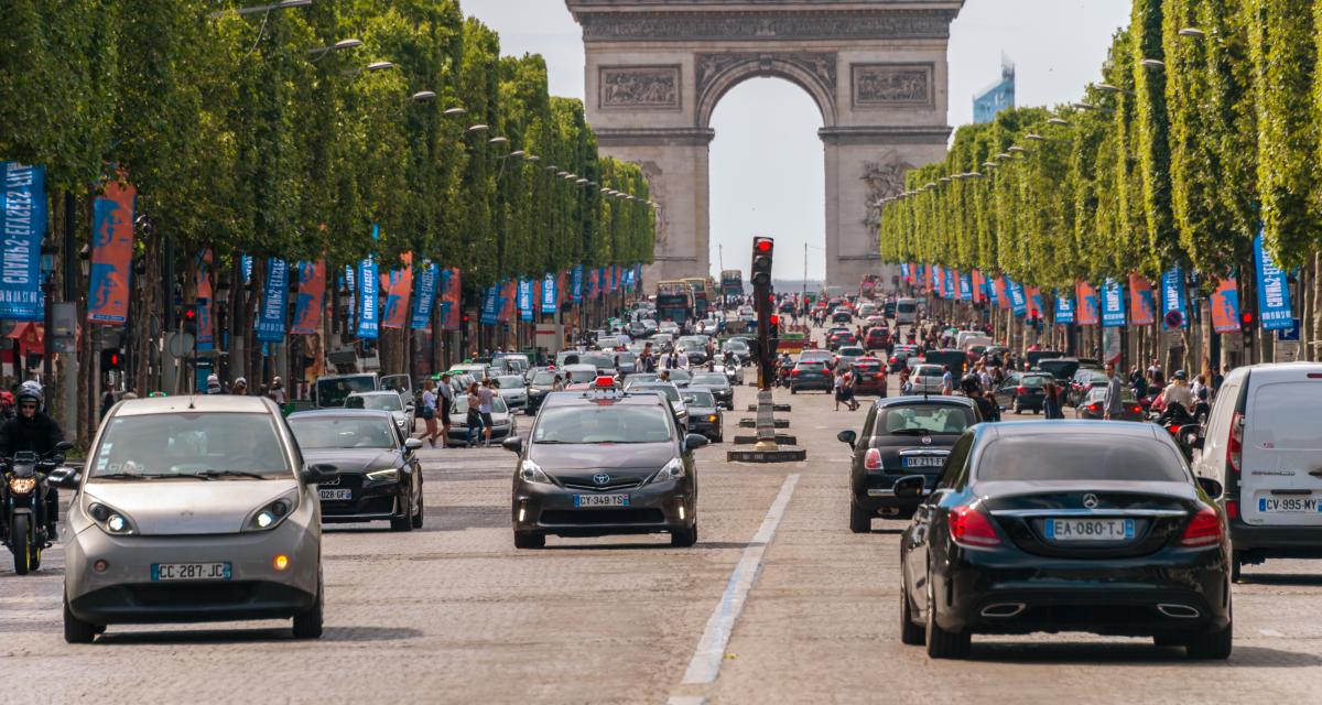 Insultes, klaxon, téléphone au volant : conducteur, bienvenue à Paris !