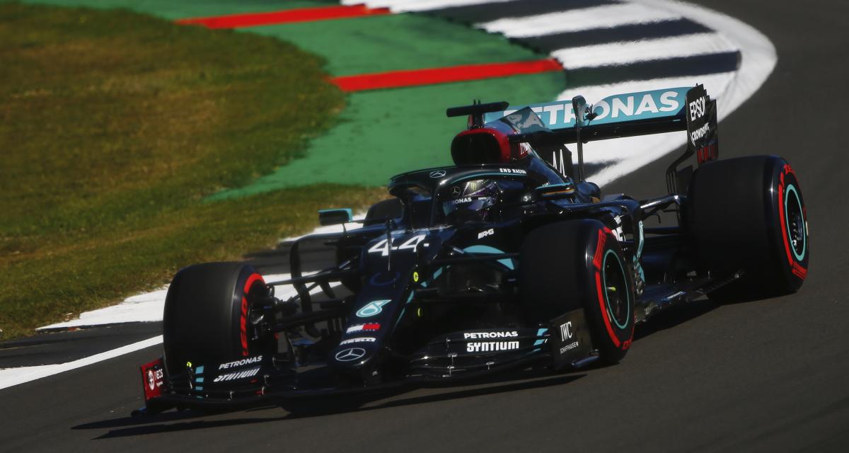 Lewis Hamilton lors des essais libres de vendredi