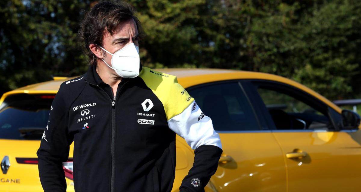 Fernando Alonso en visite dans l’usine Renault d’Enstone 