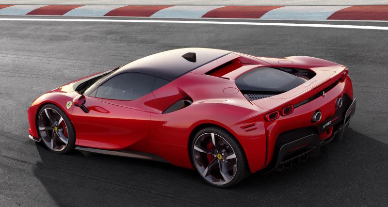  - En immersion dans la Ferrari SF90 Stradale pendant son nouveau record sur le circuit Top Gear (vidéo)