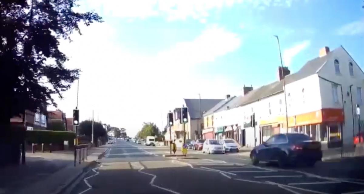 Un chauffard filmé à 160 km/h en ville et à contresens ! (vidéo)