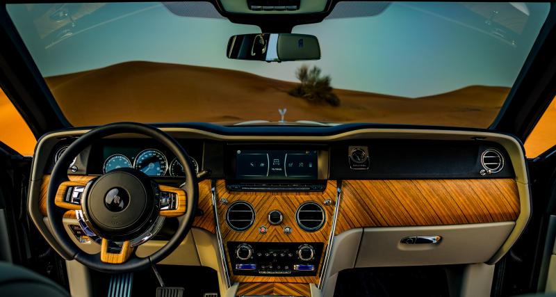 Le Rolls-Royce Cullinan à l’assaut du désert d’Arabie - Même pas peur