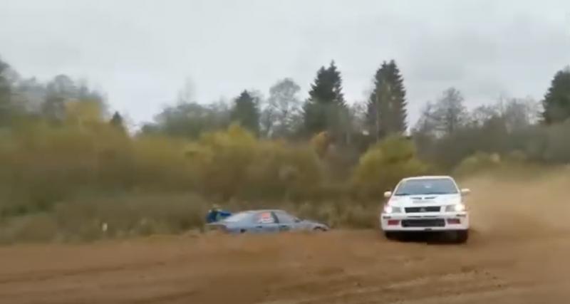  - 5 pilotes finissent dans le fossé à cause du même virage durant le rallye de Russie (vidéo)