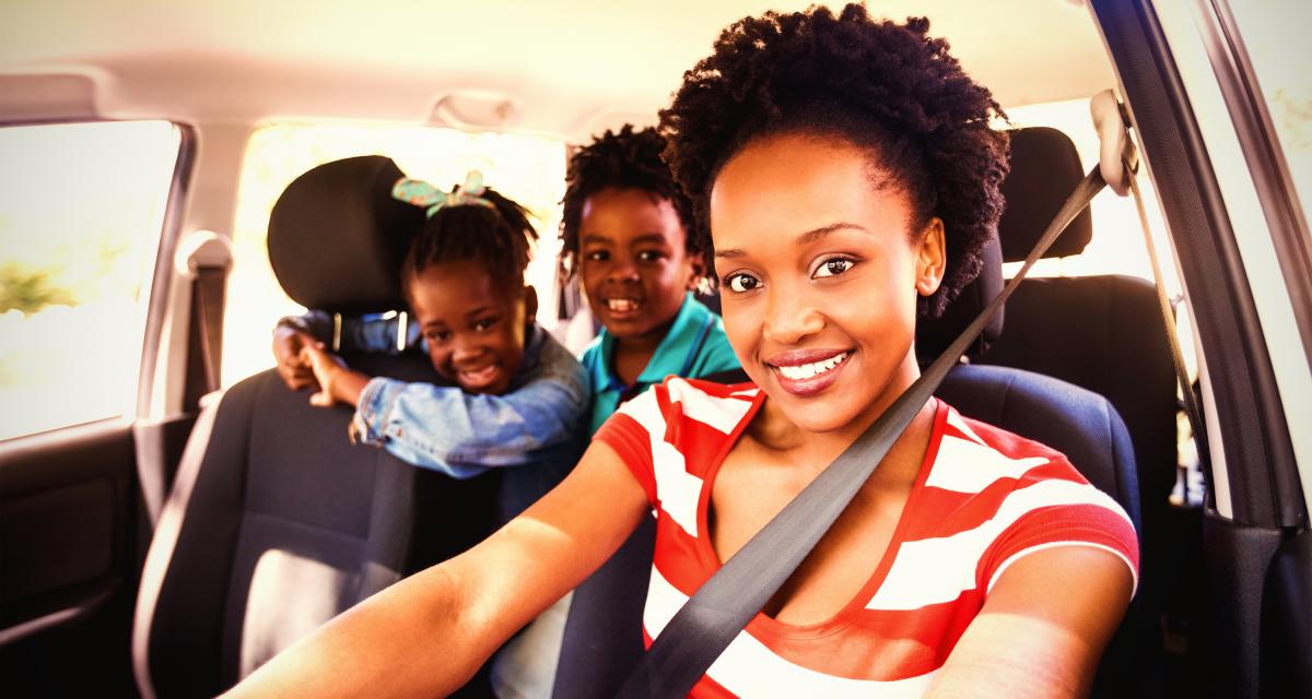 Reconfinement : puis-je emmener ou aller chercher mes enfants à l'école en voiture ?