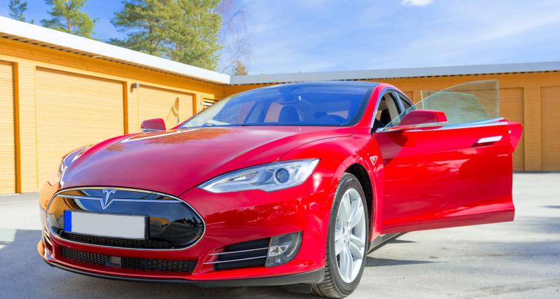  - Une Tesla Model S perd son toit sur l’autoroute et ce n’est pas la première fois (vidéo)