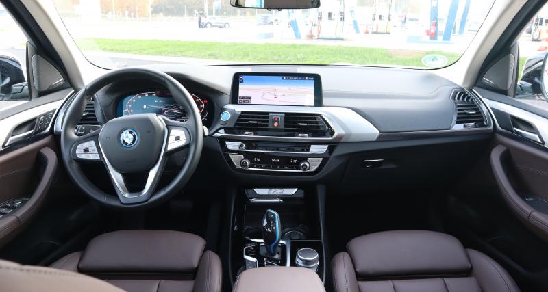 Essai du BMW iX3 : efforts de bonne conduite pour le SUV électrique - Le BMW iX3 est la quatrième offre de motorisations du SUV X3 après l'essence, le diesel et l'hybride rechargeable.