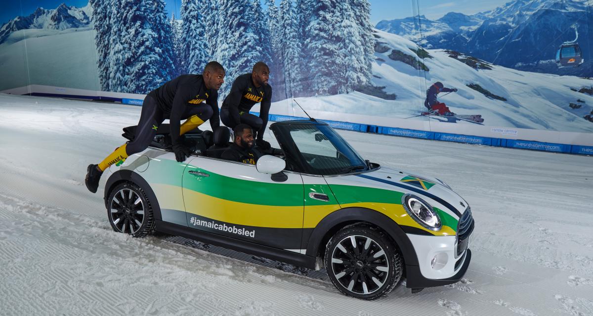 Rasta Rocket le retour : l’équipe jamaïcaine de bobsleigh s’entraîne à pousser une Mini Cooper sur la glace !