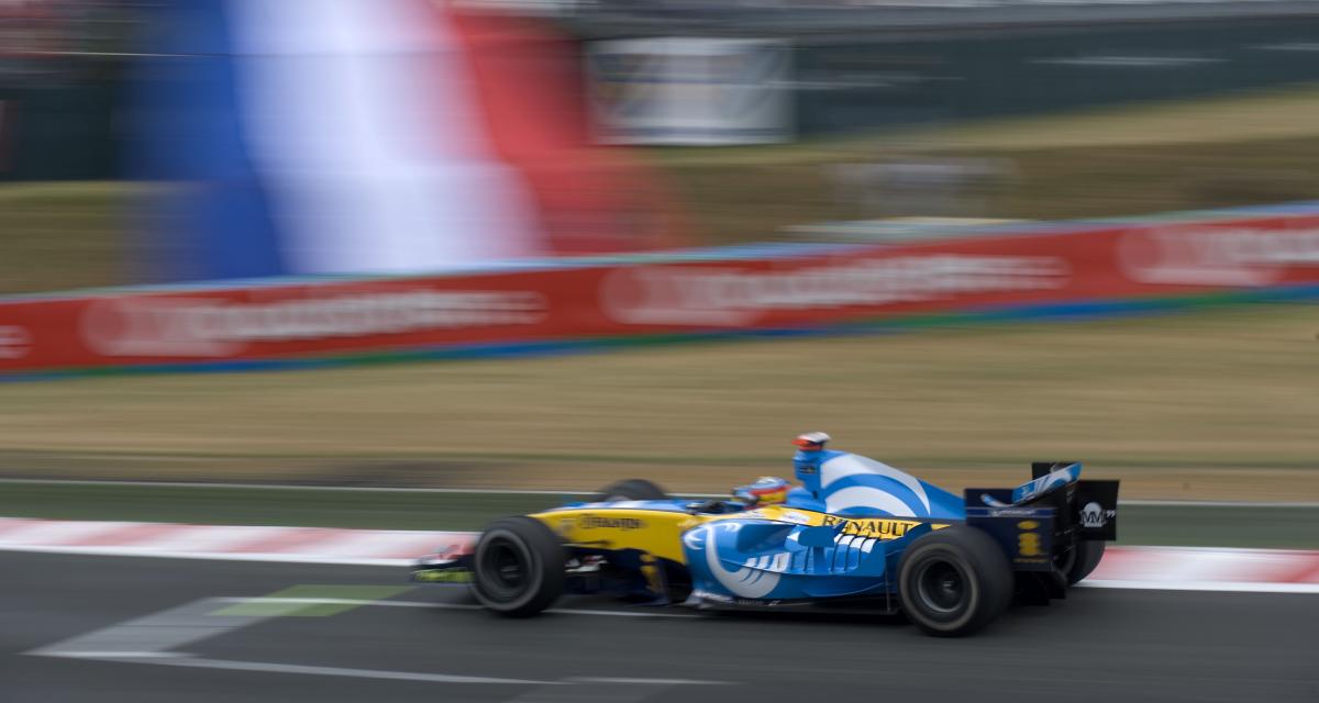 Fernando Alonso au Grand Prix de France 2005 au volant de la Renault R25