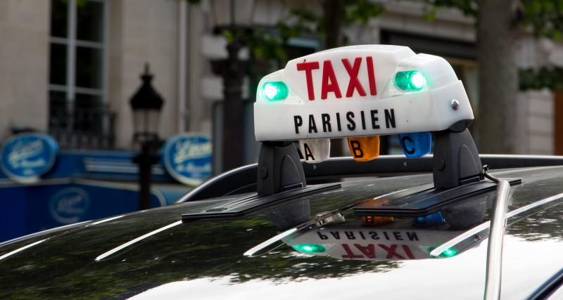  - Un réseau de chauffeurs de taxis clandestins démantelé, plusieurs centaines de personnes impliquées