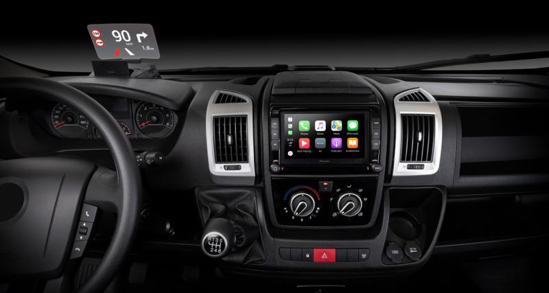  - Pioneer commercialise un autoradio GPS spécial Fiat Ducato avec affichage tête haute