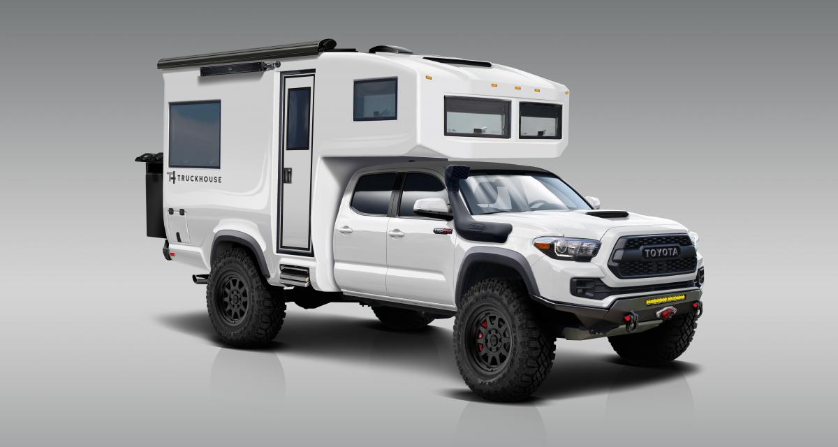 Le Toyota Tacoma transformé en camping-car paré pour l'expédition