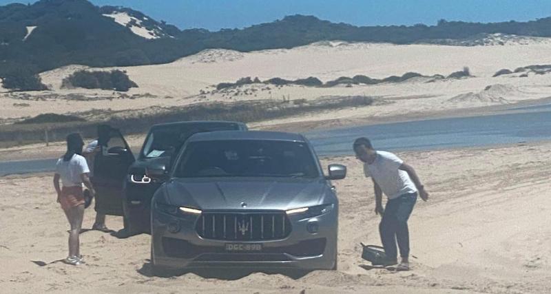 - “Trop d’argent et pas assez de cerveau” : sa Maserati Levante s’enlise après un hors-piste sur une plage