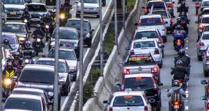 Interfile à moto : pourquoi c’est interdit