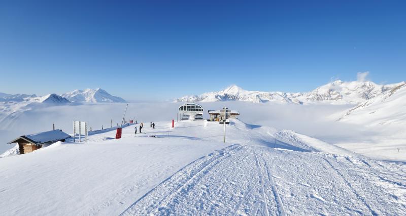  - Pour permettre aux skieurs de s’amuser, Courchevel ouvre une piste avec un accès en voiture