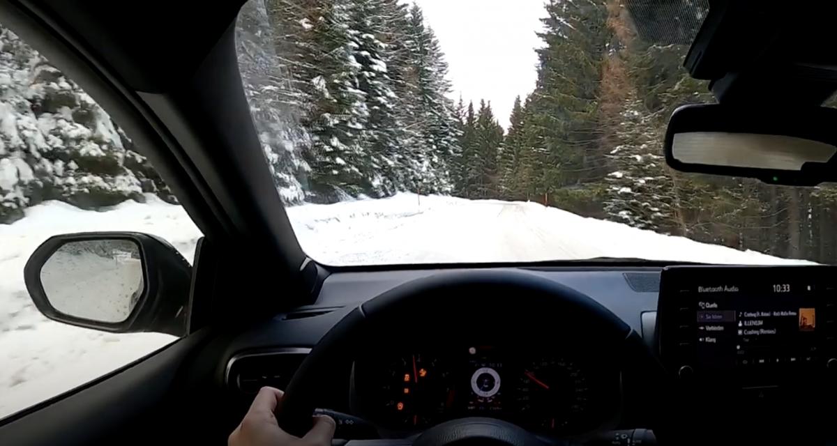 VIDEO - La Toyota GR Yaris se régale sur cette petite route enneigée, le tout filmé en POV