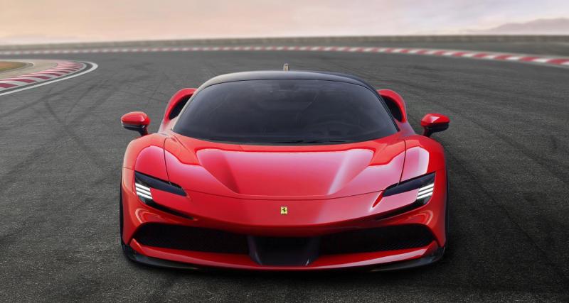  - Ferland Mendy s’offre une Ferrari SF90 Strada à 450.000€, ça se passe bien au Real Madrid visiblement