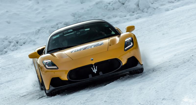  - La Maserati MC20 aussi élégante sur piste bitumée que dans la neige