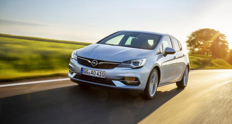 VIDEO - À fond de compteur en Opel Astra OPC : rien ne lui résiste à 250 km/h - À fond de compteur en... Opel Astra !