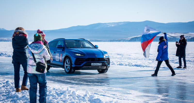 298 km/h sur un lac gelé : le Lamborghini Urus bat un record de vitesse - Attention sol glissant
