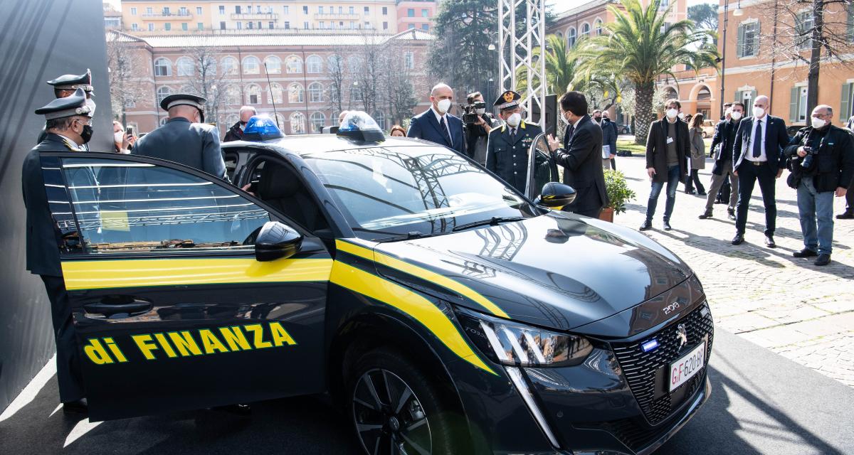 Des Peugeot e-208 pour traquer la fraude fiscale en Italie