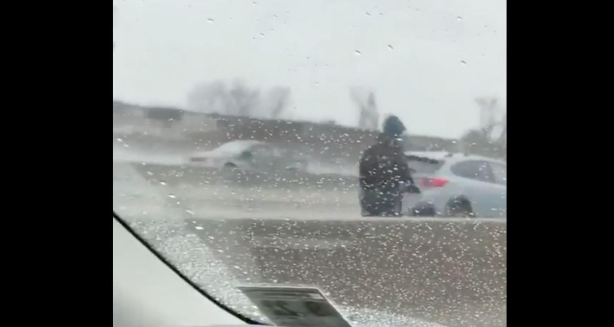 L'idiot du jour : en trottinette sur l'autoroute et sous la pluie