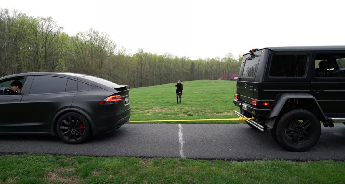 VIDEO - Tir à la corde entre une Tesla Model X et un Mercedes 4x4 G550 : qui va l'emporter ?