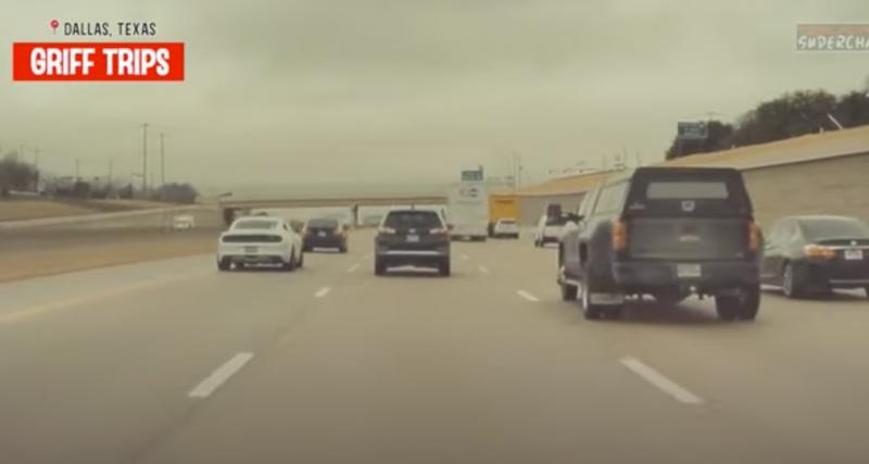  - VIDEO - Cette Ford Mustang part en vrille sur l'autoroute et s’en sort miraculeusement bien