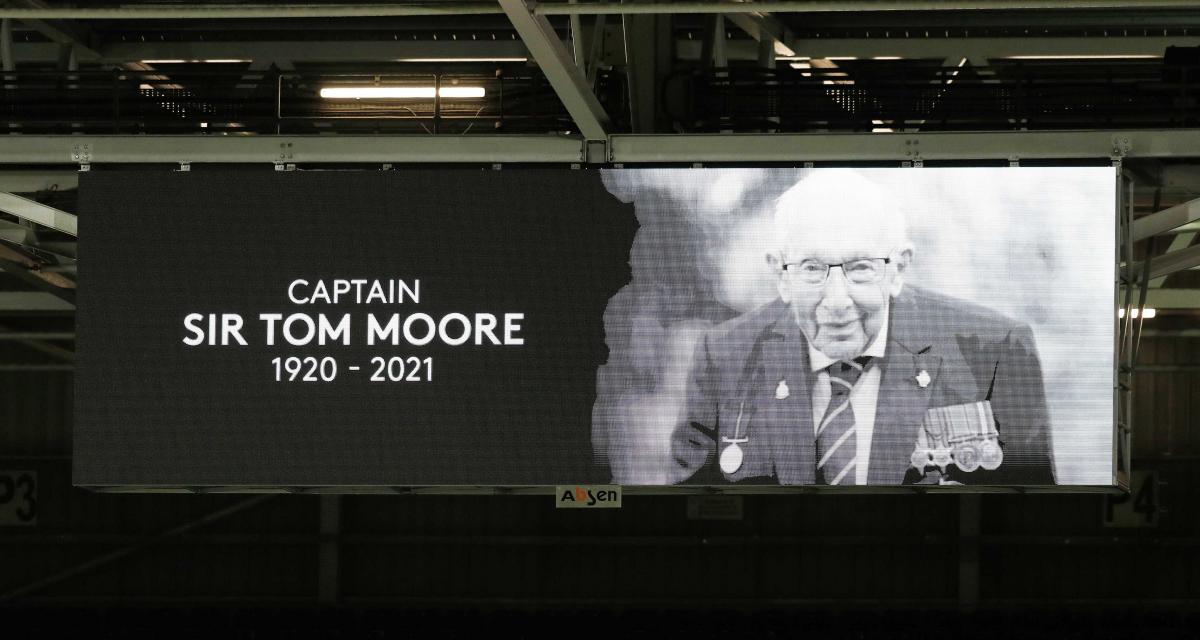 Hommage à Sir Tom Moore - match Fulham vs Leicester City - 2021