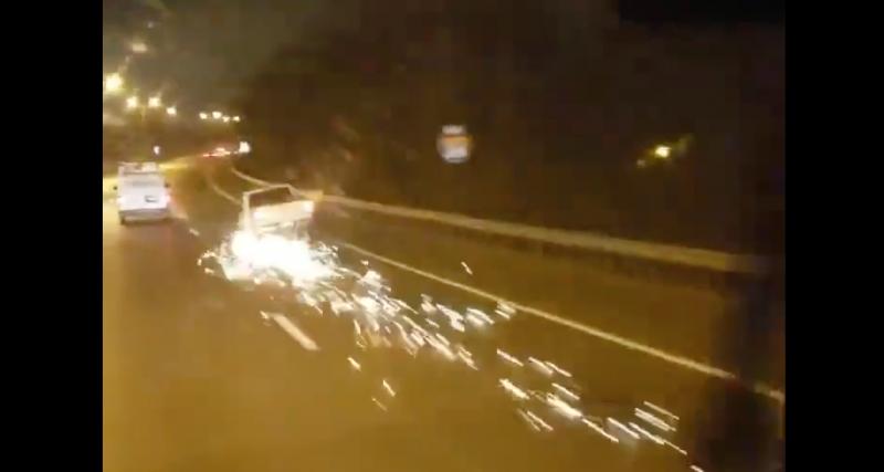  - VIDEO - Sur sa jante sur l’autoroute, forcément ça fait des étincelles
