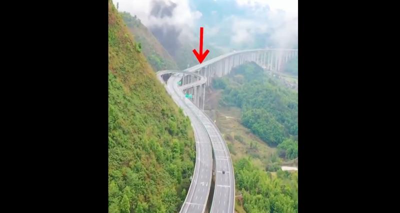  - VIDEO - Faire demi-tour sur l'autoroute, grâce à cette voie spéciale en Chine, c’est possible !