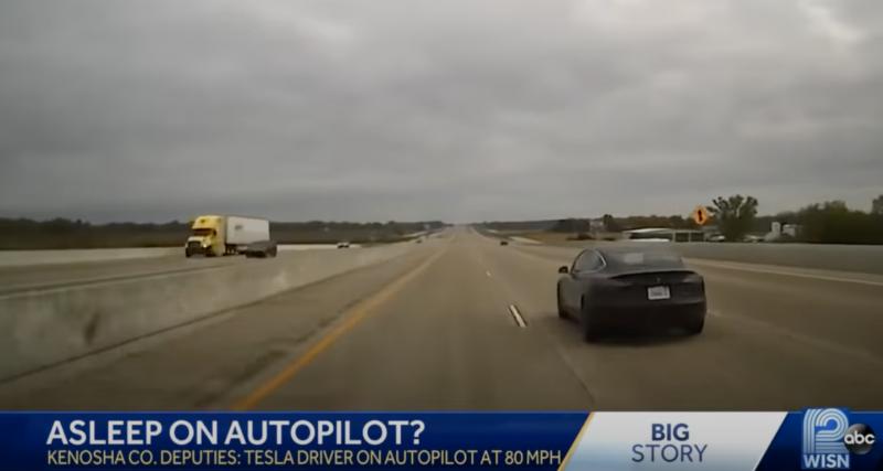  - VIDEO - La police arrête une Tesla en mode Autopilot à 130 km/h sur l'autoroute alors que son conducteur dort