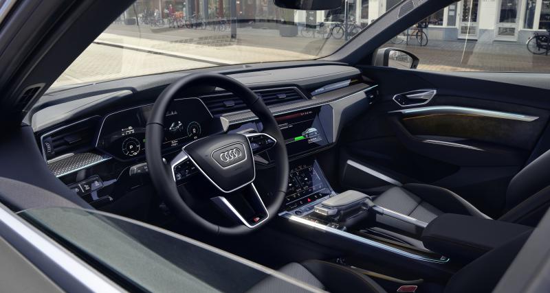 Audi e-tron S line black edition : des touches de noir pour renforcer la sportivité - Personnalisation discrète mais complète
