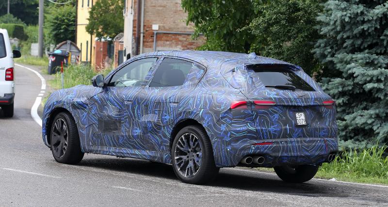 Maserati Grecale (2022) : nouvelle apparition du SUV sur route ouverte - Le Maserati Grecale (2022) sous camouflage