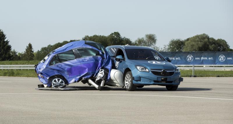  - VIDEO - Des airbags à l'extérieur de la voiture pour encore plus de sécurité
