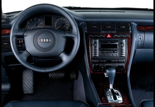 AUDI A8 A8 4.2 V8 Quattro A 4 portes
