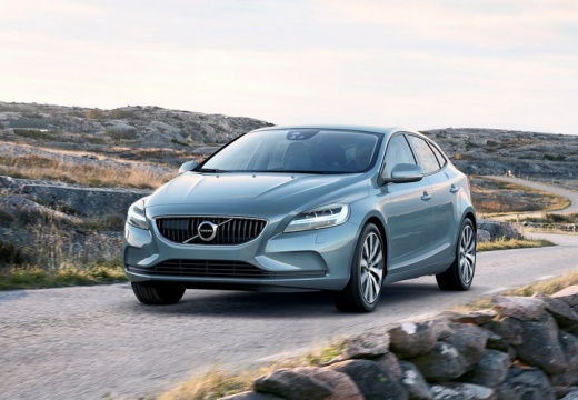 VOLVO V40 CROSS COUNTRY V40 Cross Country D3 150 Geartronic 6 Xénium 5 portes