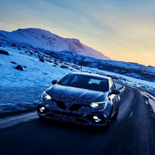 La nouvelle Renault Mégane RS joue à la reine des neiges 