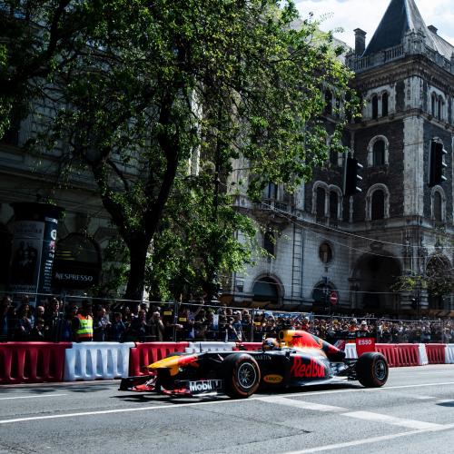 Red Bull et Max Verstappen font le show à Budapest | les photos officielles