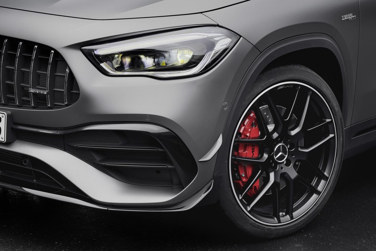 Mercedes Gla 45 Amg Le Surpuissant Suv Urbain Fait Son Show Mercedes Gla 45 Amg Le Surpuissant Suv Urbain Fait Son Show