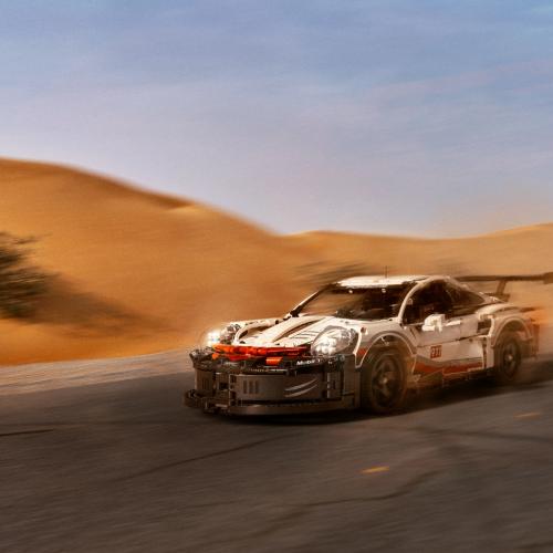 Porsche 911 RSR Lego | les photos ultra-réalistes de Tomek Makolski