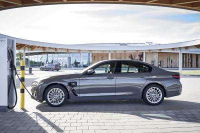 BMW 320e et 520e (2021) | Les photos des modèles hybrides rechargeables