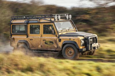 Land Rover Defender Works V8 Trophy | Les photos du tout-terrain exclusif