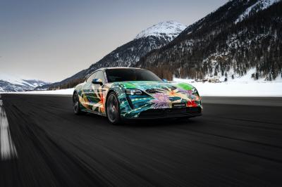 Porsche Taycan 4S Artcar | Les photos de la berline électrique customisée