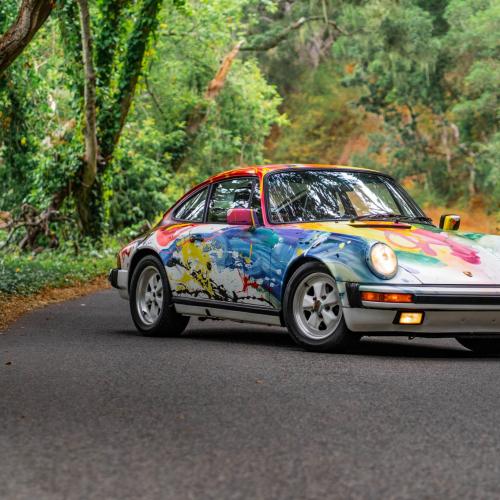 Porsche 911 Carrera 3.2 Art Car | Les photos du modèle à vendre chez BaT